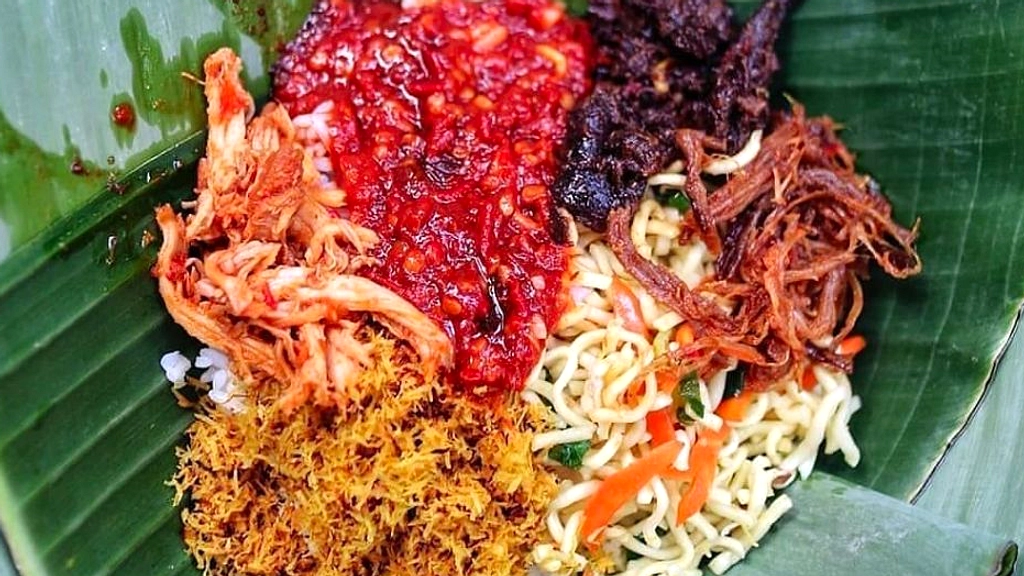 Nasi Jinggo: Sejarah Rasa dan Warisan Kuliner Bali