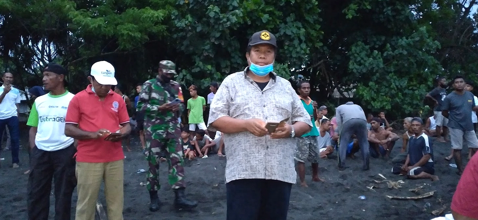 Nelayan Temukan Perahu Mosatton, Masih Hilang di Pantai