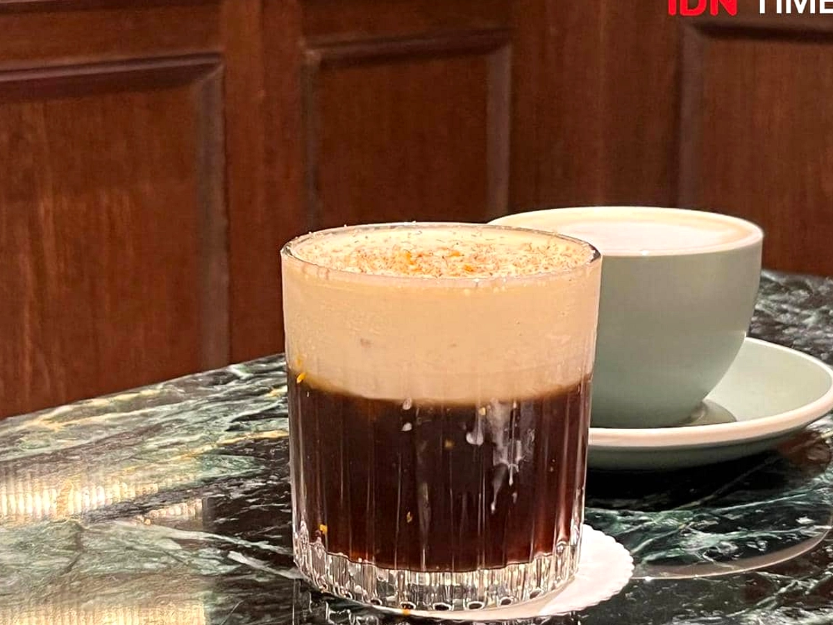 NON by KKDC: Kafe dengan Galeri Cahaya Imersif di Wijaya