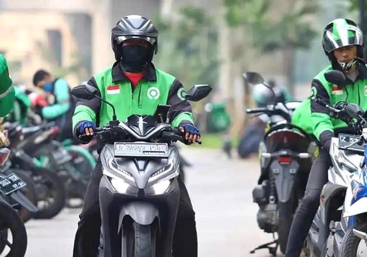 Ojek Online: Potongan 20% Padahal Perpres Tetapkan 8% di Lapangan