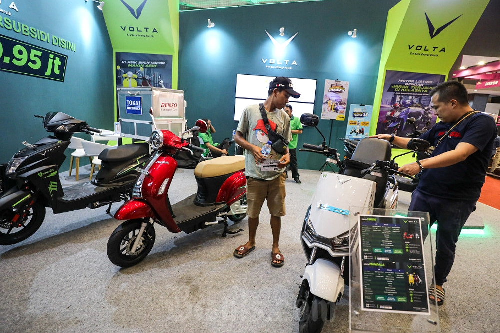 Ojek Online Tuntut Subsidi Motor Listrik atas Krisis BBM