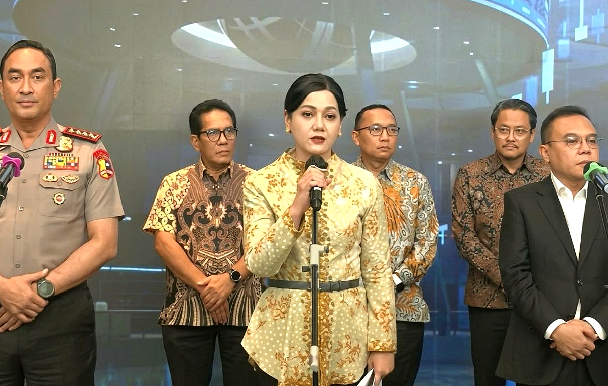 OJK Denda Rp2,1 Triliun Tiga Emiten Terkait Prajogo dan Sinar Mas