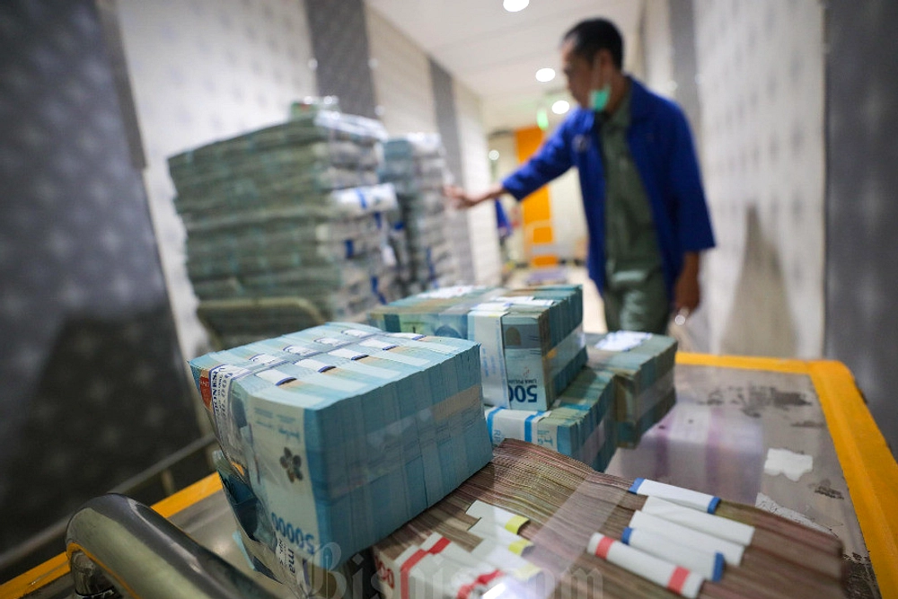 OJK Sarankan Masyarakat Sisihkan Gaji untuk Masa Depan Lebih Baik