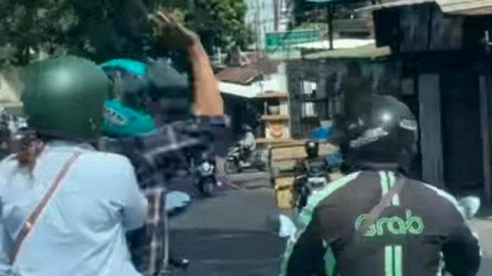 Ojol Tunarungu Kehilangan Motor, Dapat Bantuan dari Anggota DPR