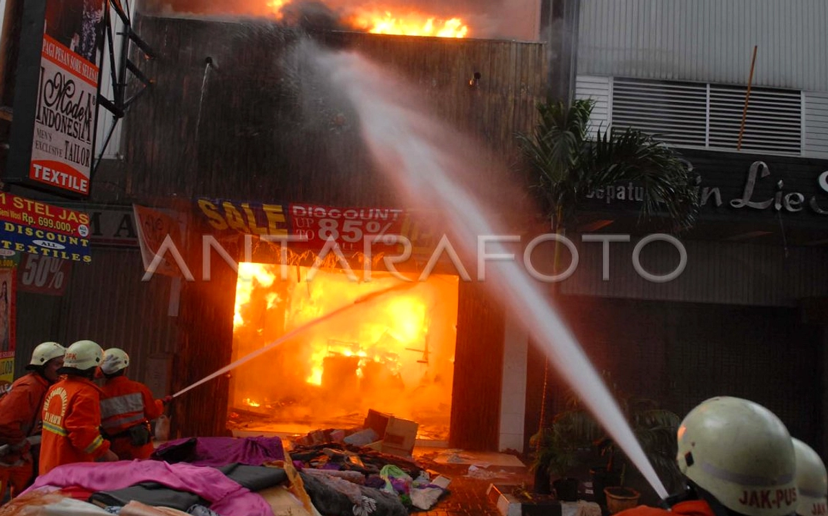 OKU Kirim Paket Sembako ke Korban Kebakaran Pasar Baru