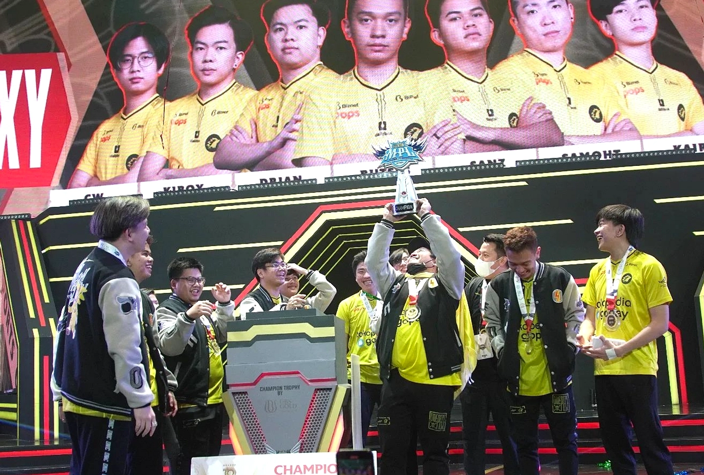 Onic Raih Kemenangan Sempurna di MPL ID S17 Week 4