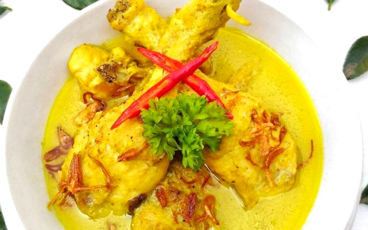Opor Ayam Kuah Santan: Resep Lezat Lebaran Bergizi