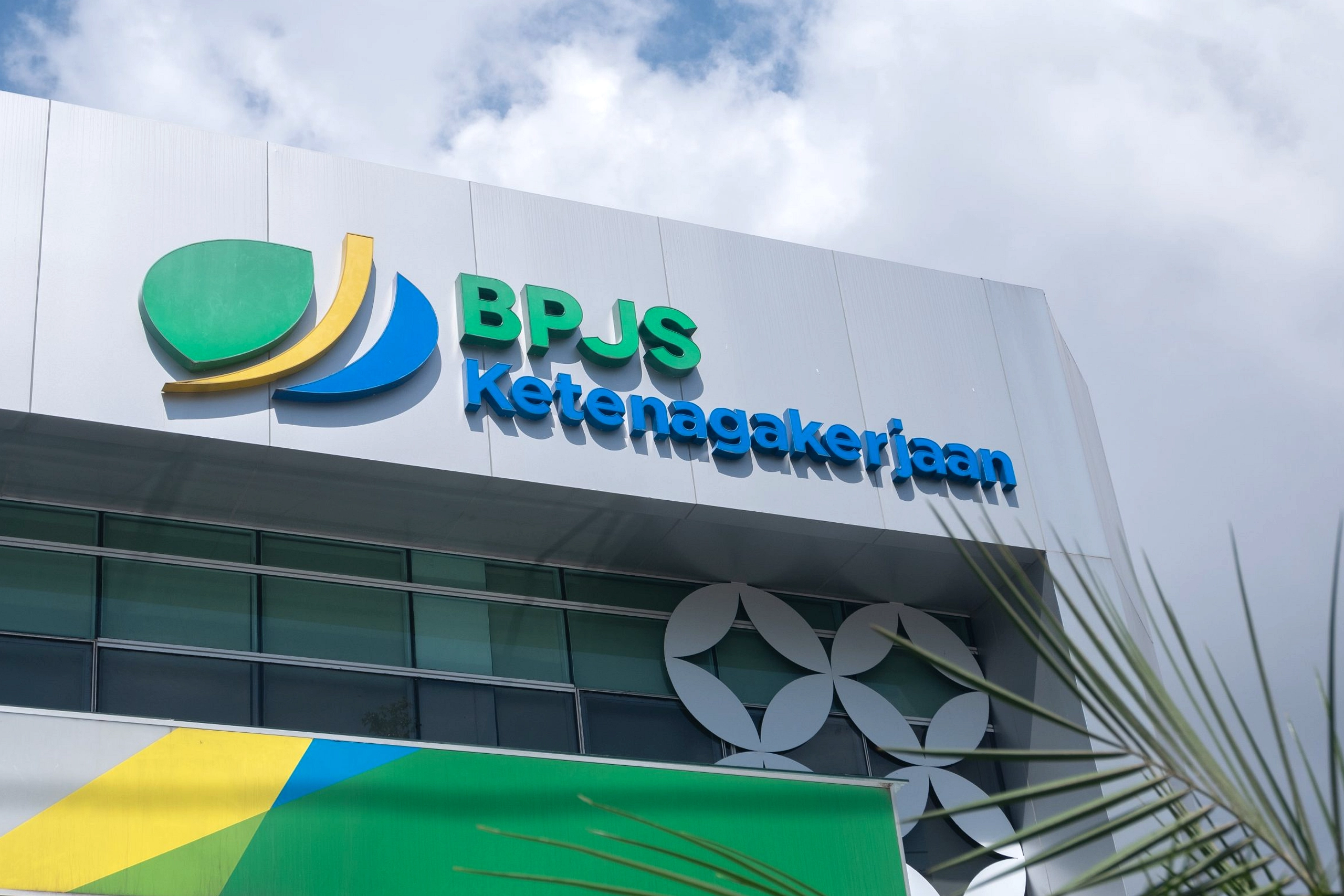 Pajak JHT Belum Dihapus, Menkeu Tunggu Data BPJS