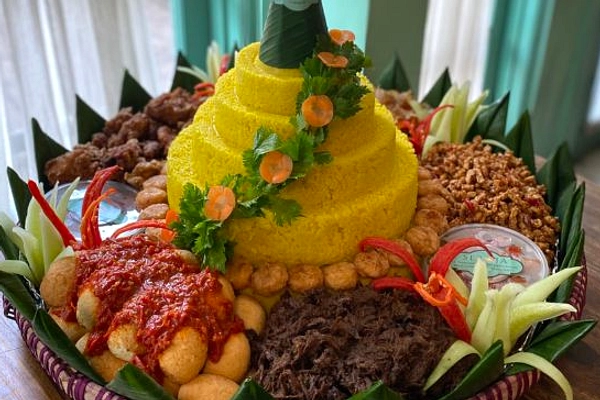 Panduan Lengkap Membuat Tumpeng Nasi Kuning Syukuran