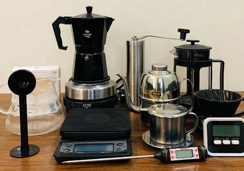 Panduan Mudah: Empat Alat Penting Brewing Kopi Manual