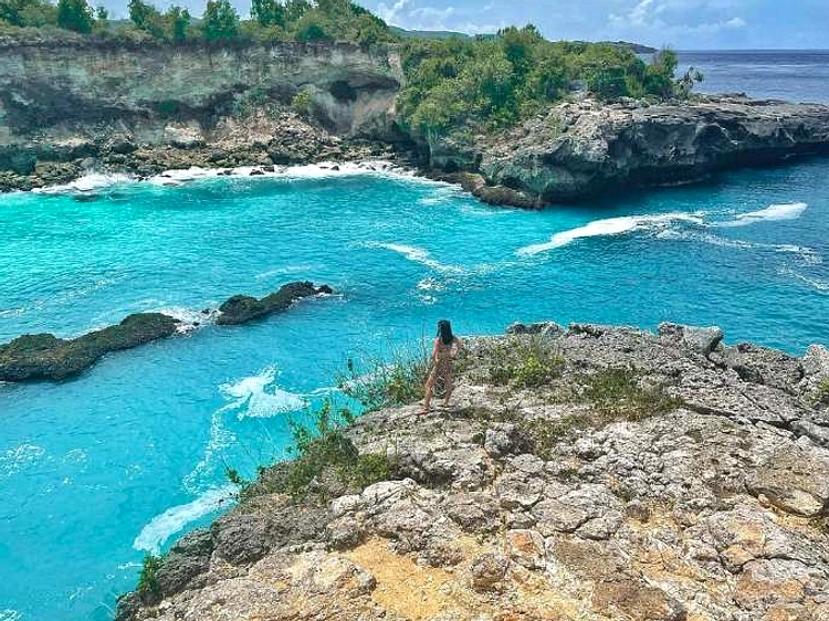Pantai Blue Lagoon Ramai Meski Viral Pengusiran