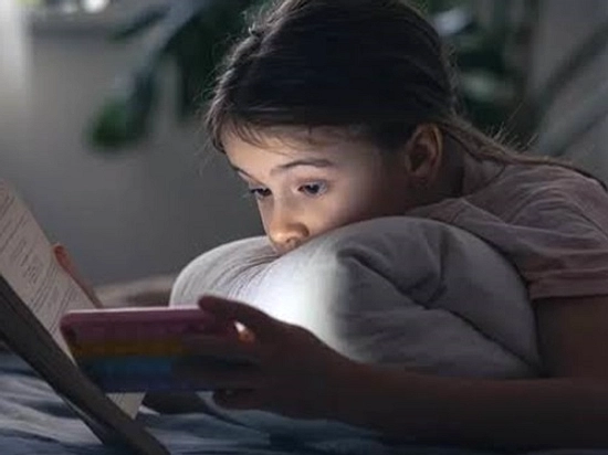 Pantau Waktu Layar Anak: Rekomendasi WHO dan Dampaknya