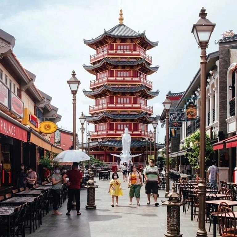 Pantjoran Chinatown PIK: Kuliner Halal Terlengkap di Jakarta