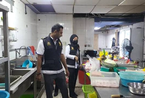 Pelanggan Syok, Tikus Berkeliaran Usai Makan