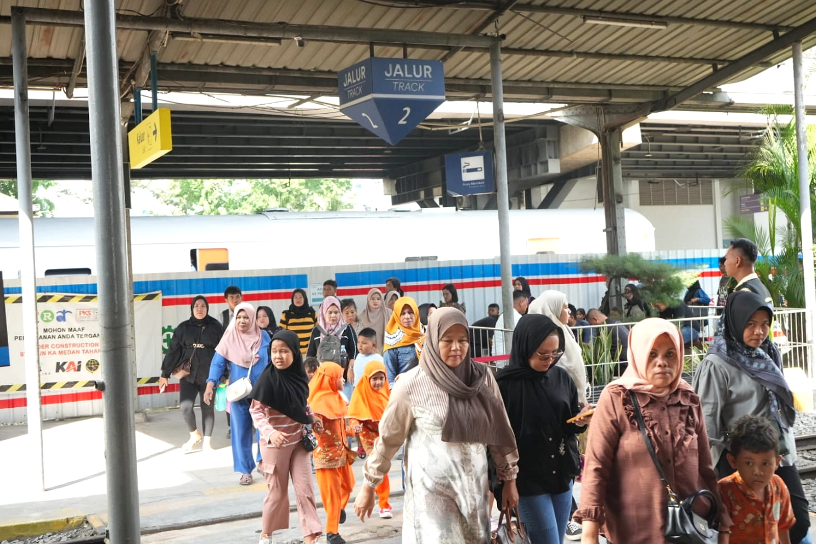Pemerintah Beri Diskon Tiket Kereta hingga Kapal untuk Liburan