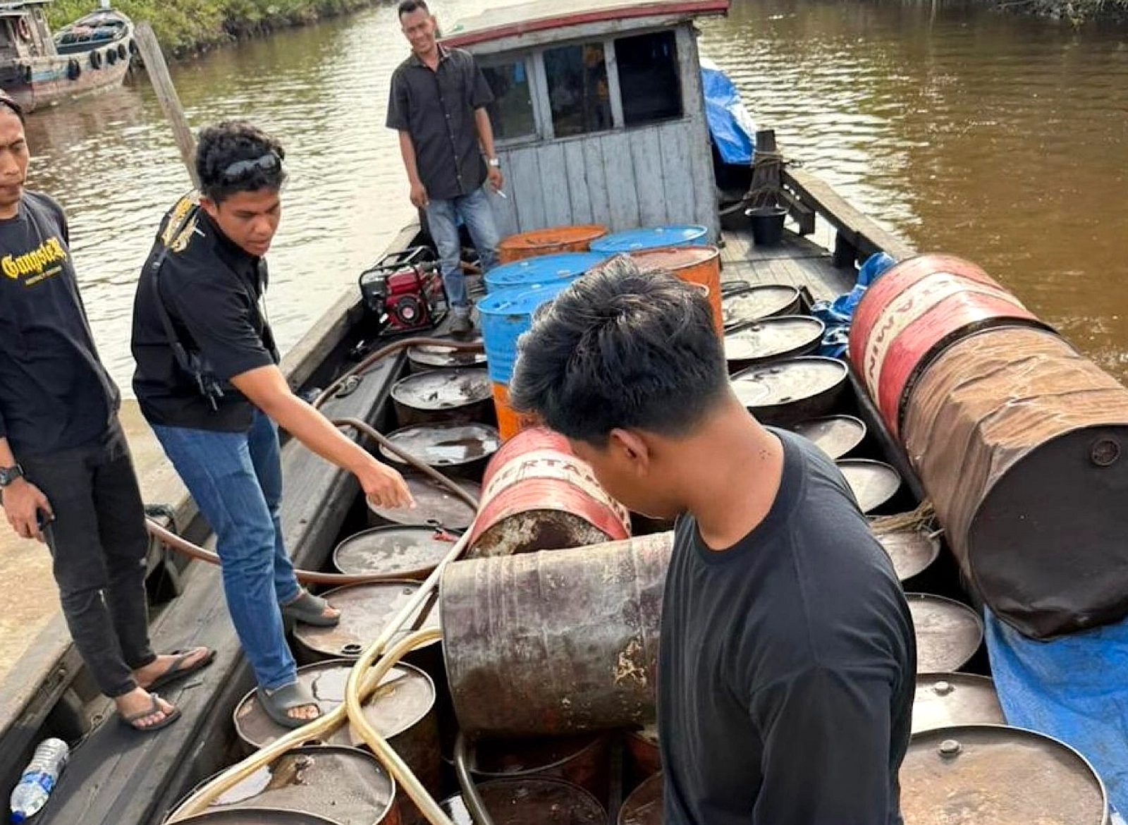 Pemerintah Tetapkan Harga BBM Nelayan Rp 15.000 Per Liter