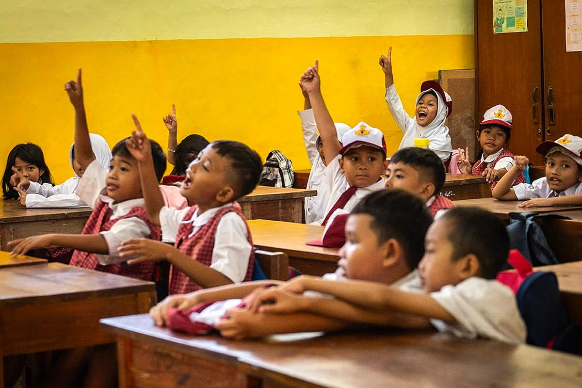 Pemkot Tangerang Wajibkan Ayah Antar Anak ke Sekolah