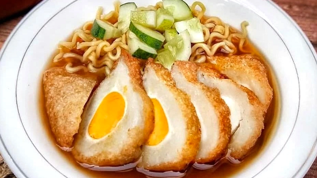 Pempek Kapal Selam dengan Isian Telur Resep Lengkap di Rumah