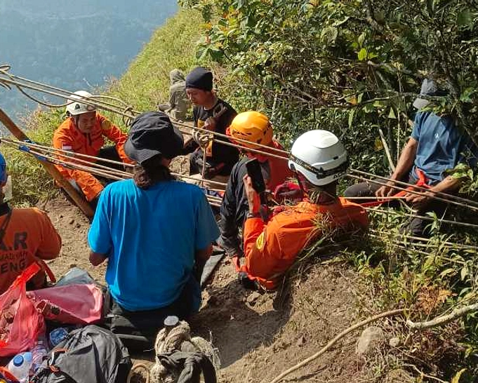 Pendaki 20 Tahun Terjatuh 40 Meter di Gunung Muria, Selamat