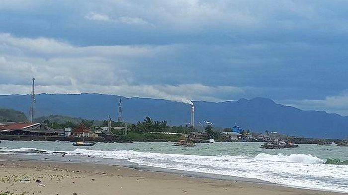 Peringatan Gelombang Tinggi di Palabuhanratu, Wajib Waspada