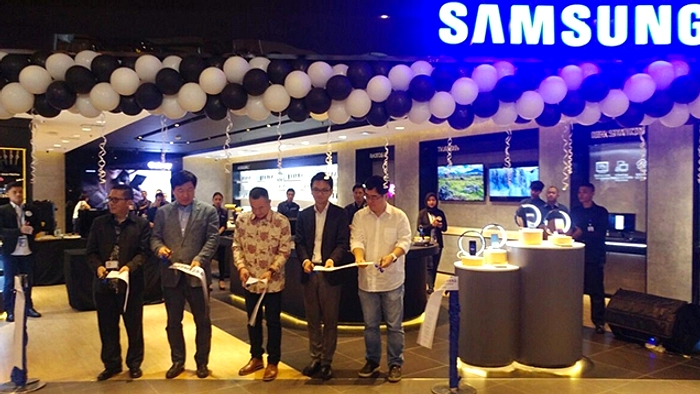 Permintaan Smartphone Naik, Erajaya Menyediakan Pilihan Original