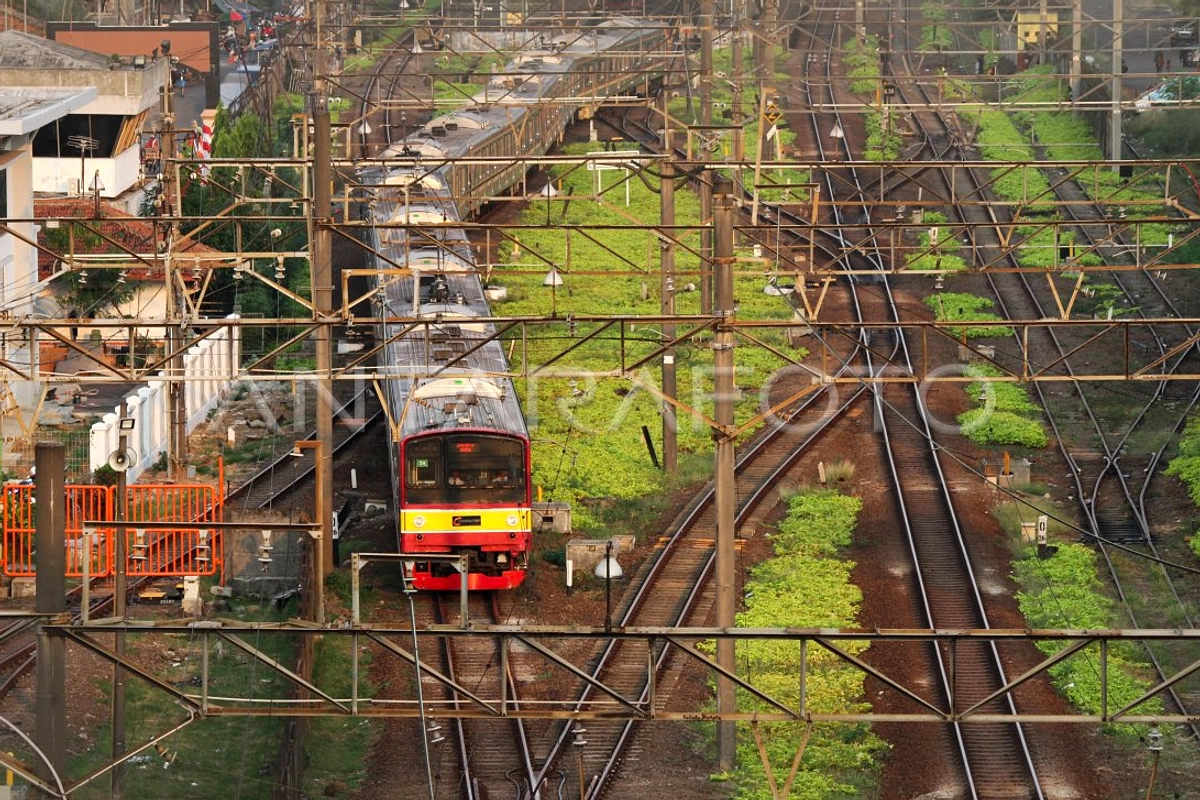 Perpanjangan KRL ke Cikampek & Sukabumi: LAA Dipasang