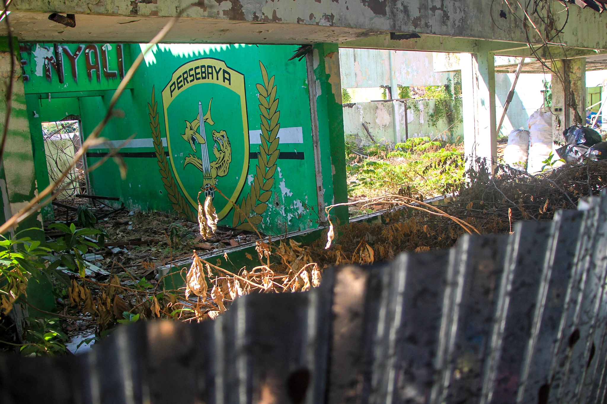 Persebaya Tahun 99, Hadiah Mural & Revitalisasi Lapangan