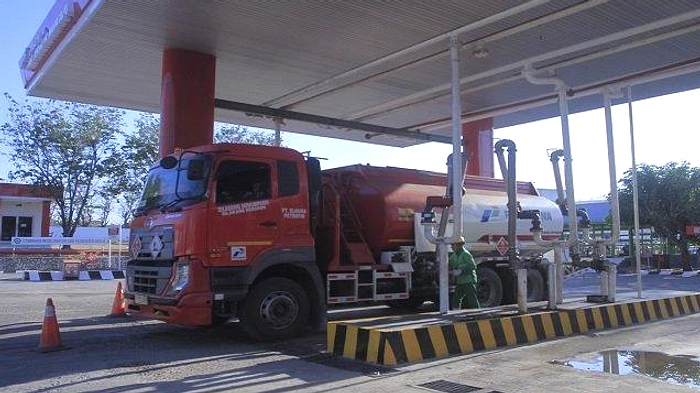 Pertamina Kirim BBM ke Kepulauan Aru, Cuaca Menyulitkan
