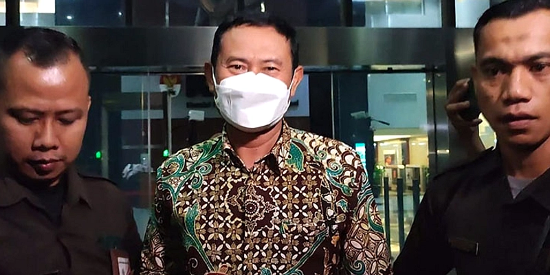 Petugas Gerebek Rumah Eks Pejabat, Uang Rp 360 Miliar di Galon Air