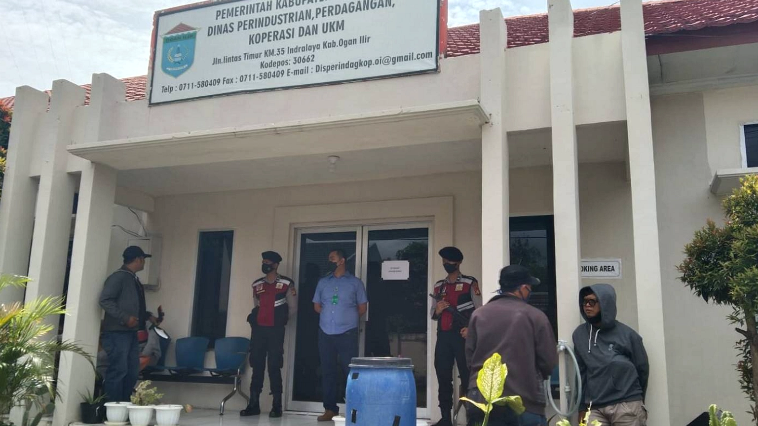 Petugas Kebersihan Temukan 19 Butir Amunisi Aktif di Ogan Ilir