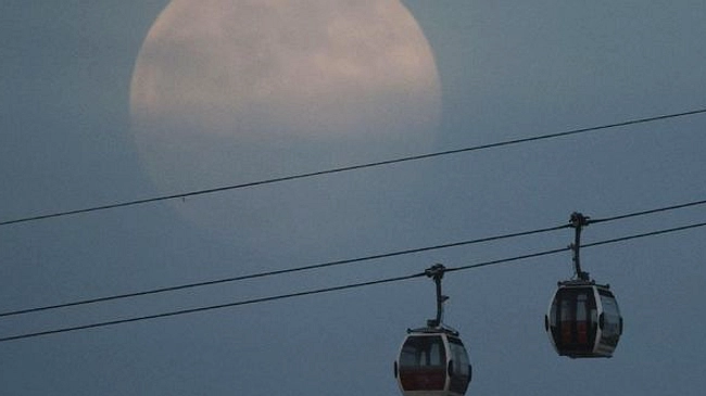 Pink Moon 2026: Bulan Purnama April Dijuluki Bunga Merah