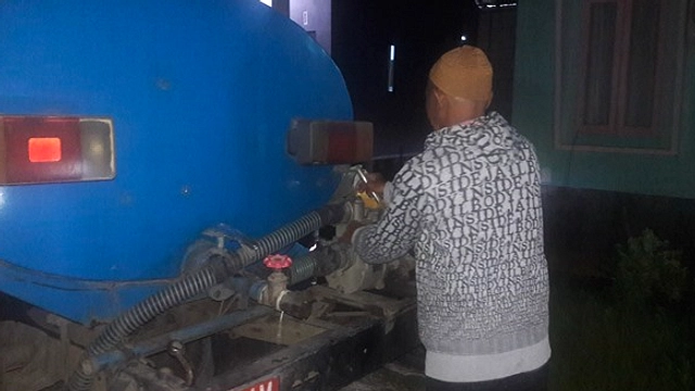 Pipa Tirta Amertha Bocor, Warga Tabanan Paksa Air Truk