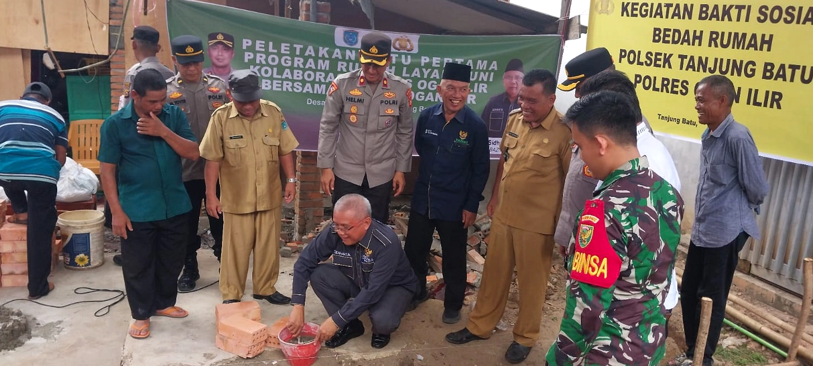 Polda Babel Serahkan Kunci Rumah Baru kepada Warga Miskin