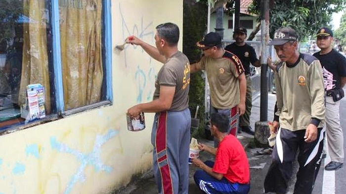 Poliklinik Desa Jomboran Dicoret, Masyarakat Tetap Pakai