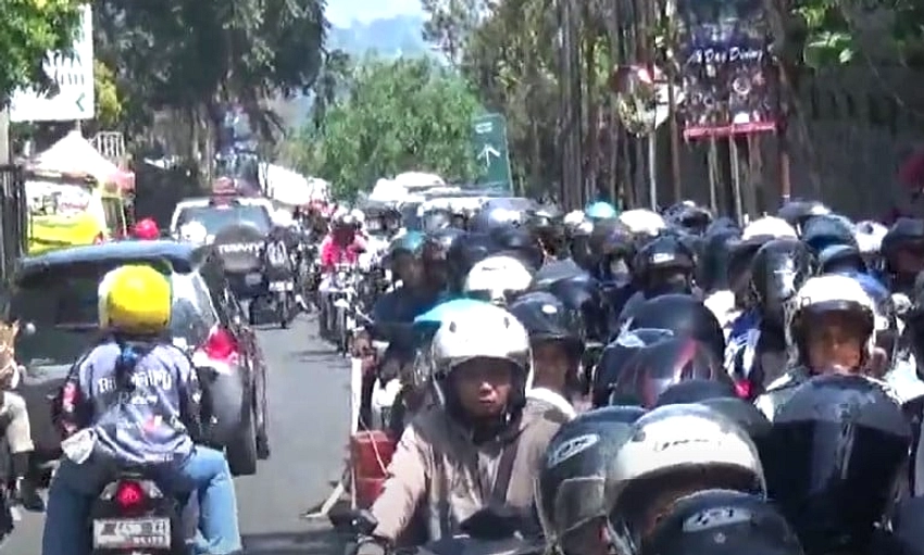 Polisi Lembang Atur Arus Balik Lebaran via Tol Cipularang