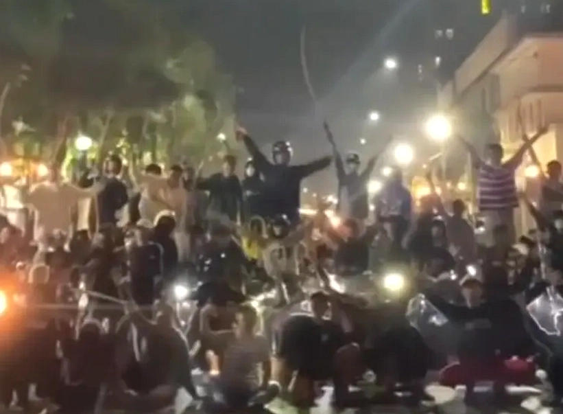 Polisi Perketat Surabaya Malam 1 Suro, Cek STNK Konvoi