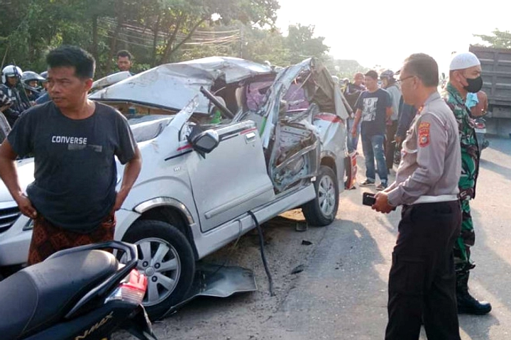 Polisi Tewas, Empat Keluarga Meninggal di Tol Terpeka