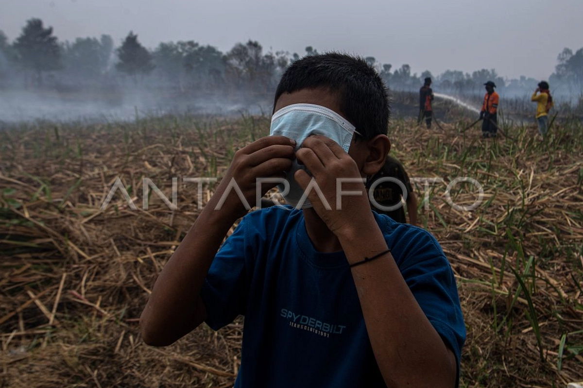 Polres Ogan Ilir Berikan Baju Sekolah dan Sembako ke Korban Kebakaran