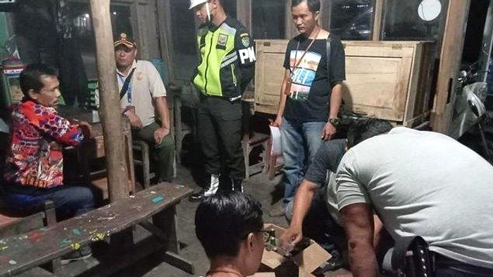 Polres Sumedang Tangkap Puluhan Pemuda Minum Alkohol