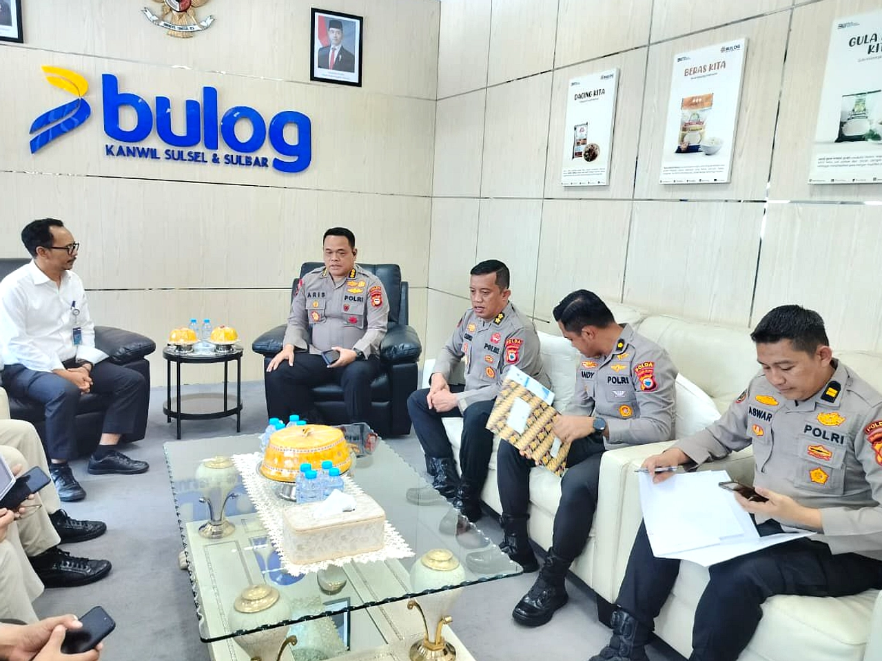 Polri Awasi Distribusi Jagung 2 Ton ke Gudang Bulog Lahat