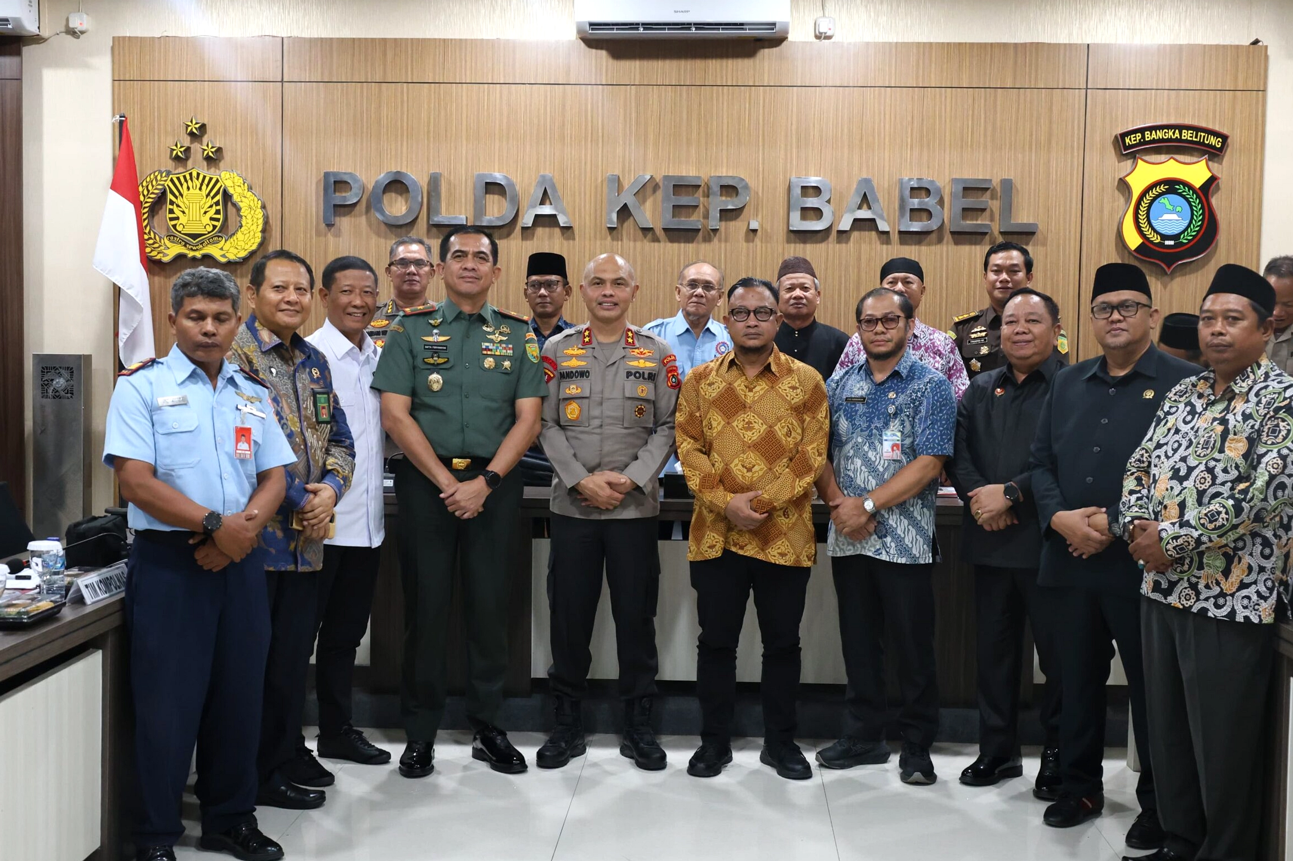 Polri Bedah Rumah Nenek 82 Tahun, Layanan Bakti Sosial