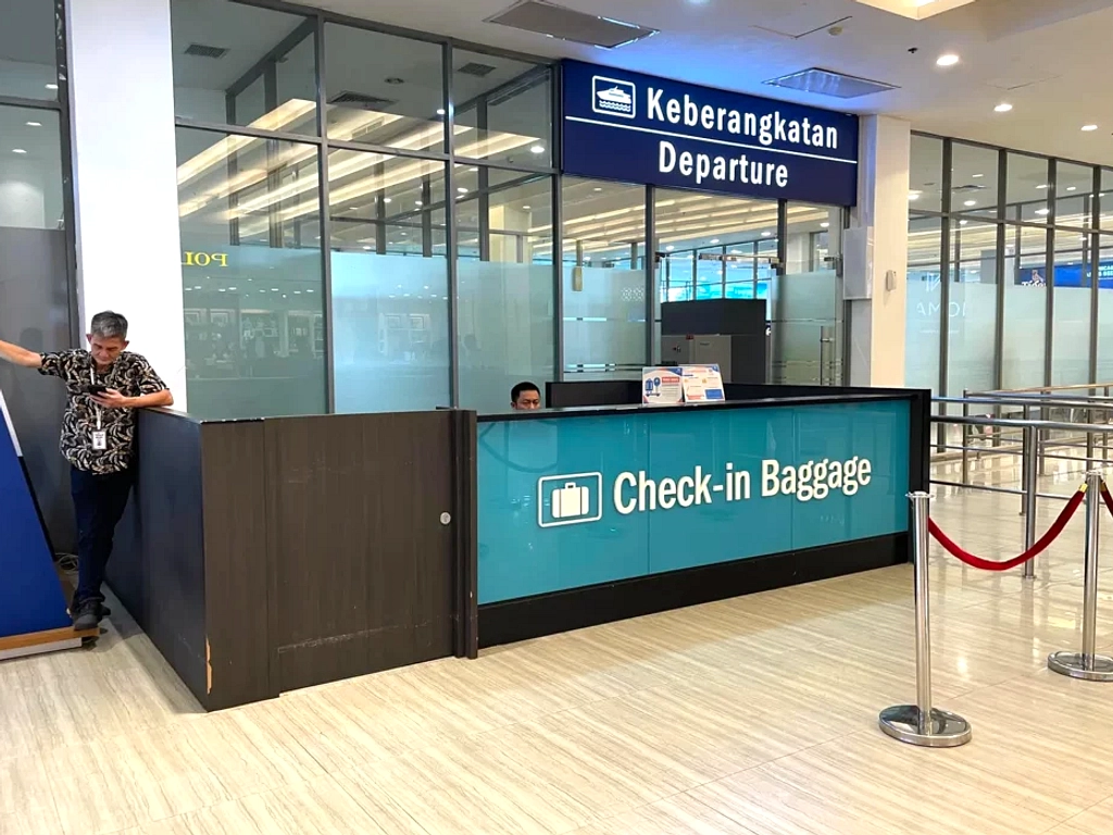 Porter Bandara Hang Nadim Viral Setelah Minta Uang Pas Check‑In