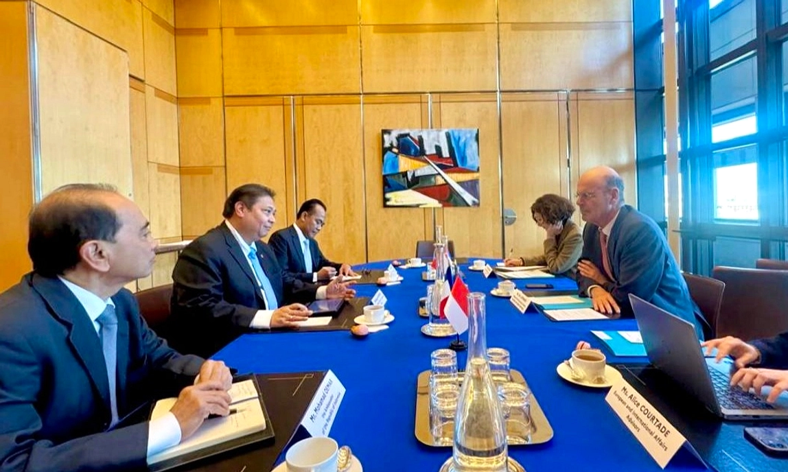 Prabowo & Macron di Paris Fokus Investasi & Kerja Sama