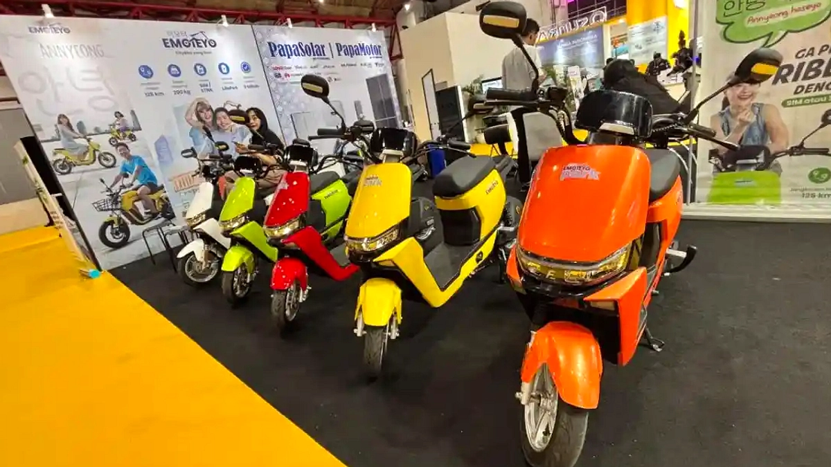 Prabowo janjikan insentif besar untuk produsen motor listrik lokal