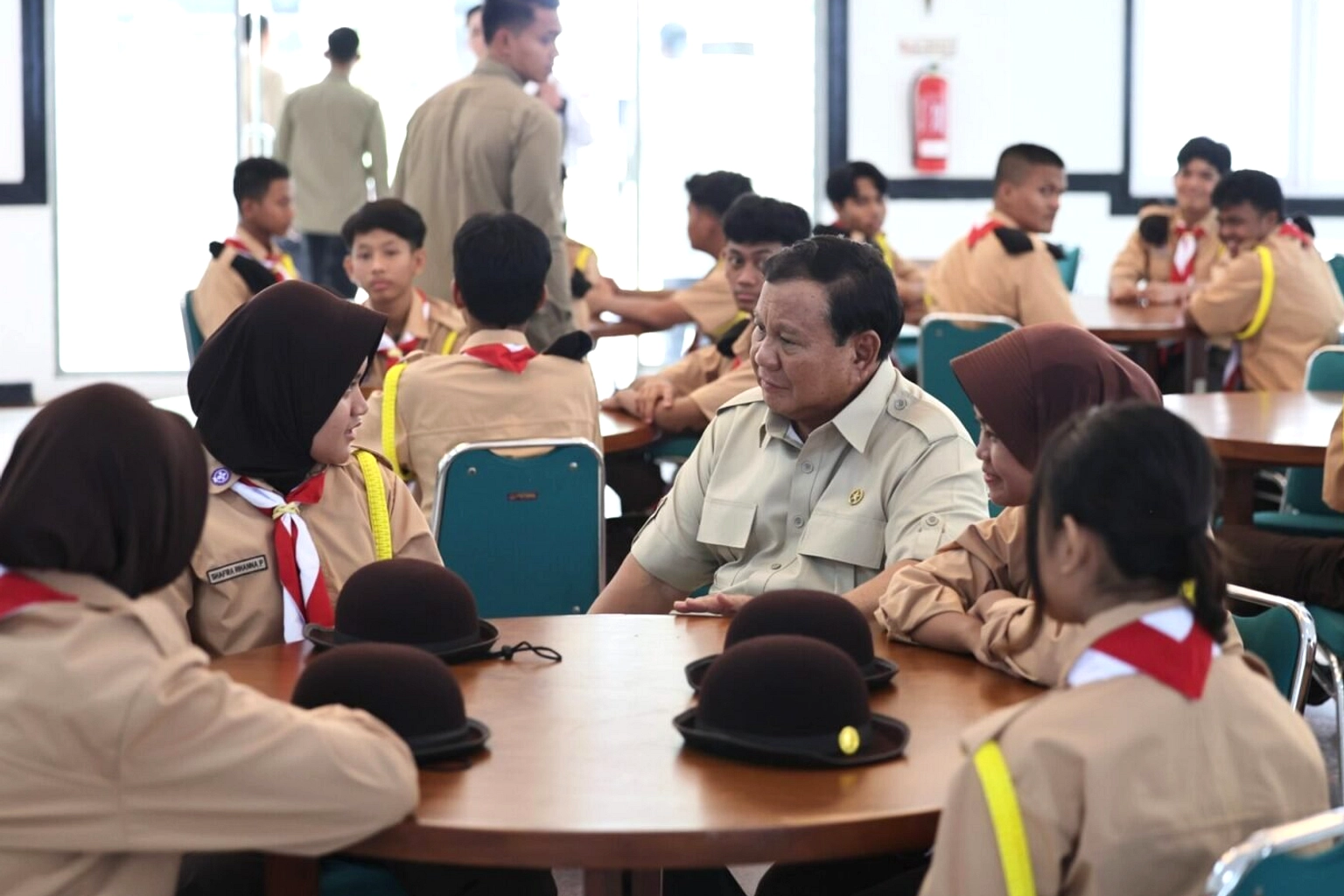 Prabowo Kunjungi SRMP 17, Bicara Anti‑Bullying Gede Bagus