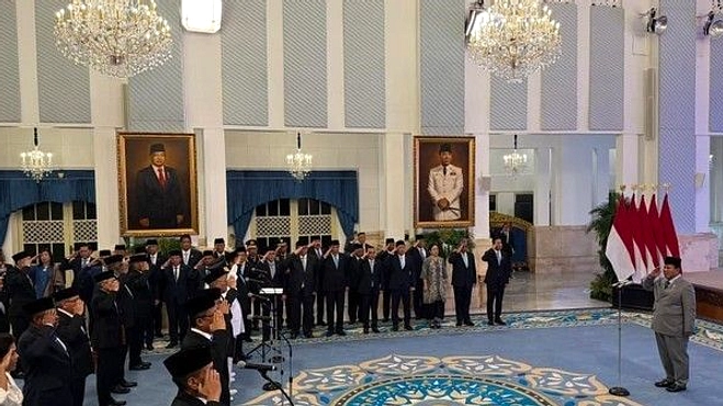 Prabowo Melantik Enam Pejabat Baru di Istana Negara
