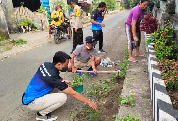 Prabowo Minta BUMN Bersihkan Sampah Satu Jam Setiap Pagi