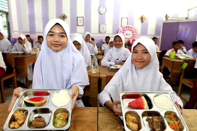 Prabowo: Saya Diserang Gegara Program Makan Gratis