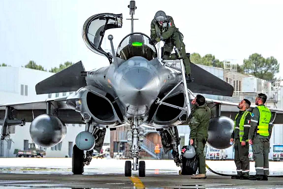 Prabowo Serahkan 6 Rafale, 4 Falcon 8X dan 1 A400M ke TNI