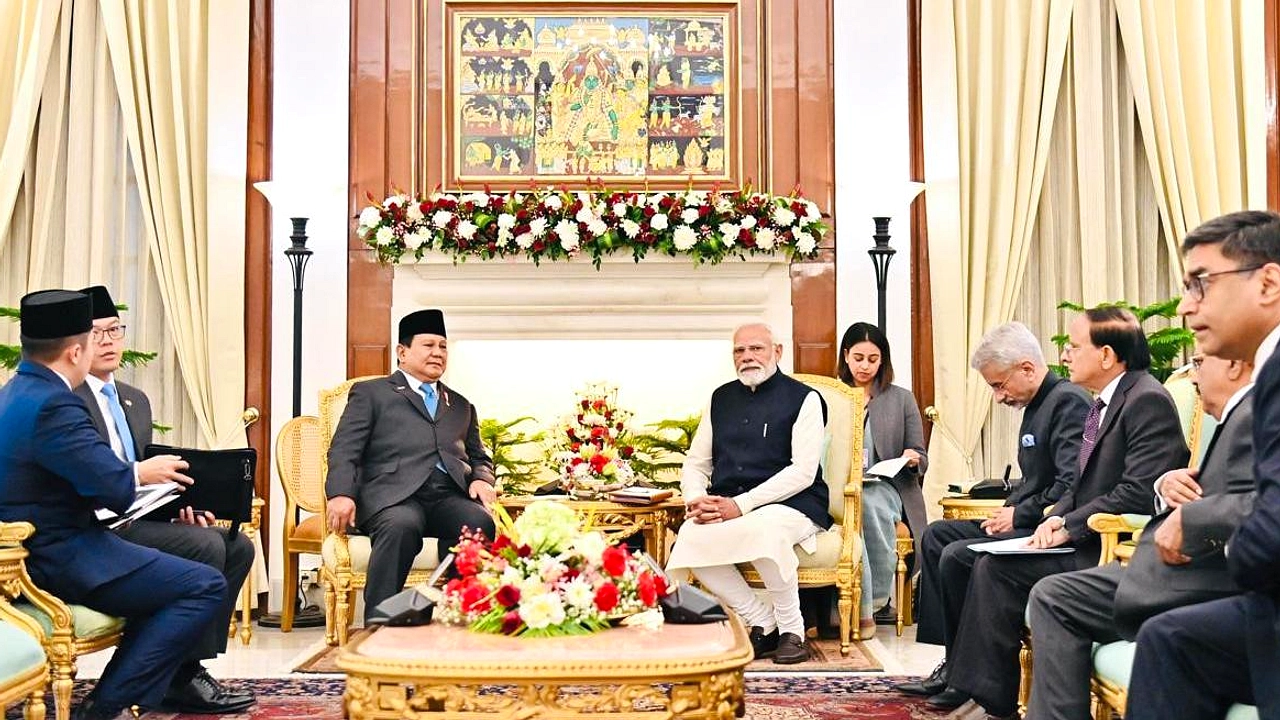 Prabowo Setujui Pendirian Kampus IIM dan IIT India di RI